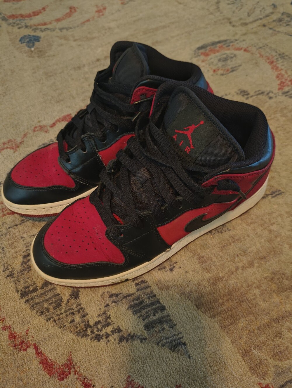 Jordan Men's Low-Top Sneakers in Red and Black